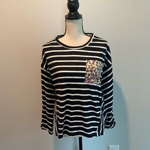 Umgee Leopard Stripe Black White Shirt Top Women’s size Large NWT